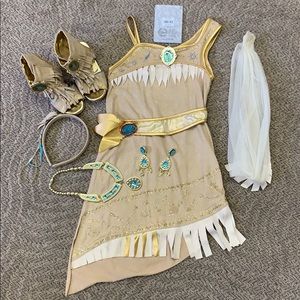 Disney Pocahontas Deluxe Costume size 2/3
